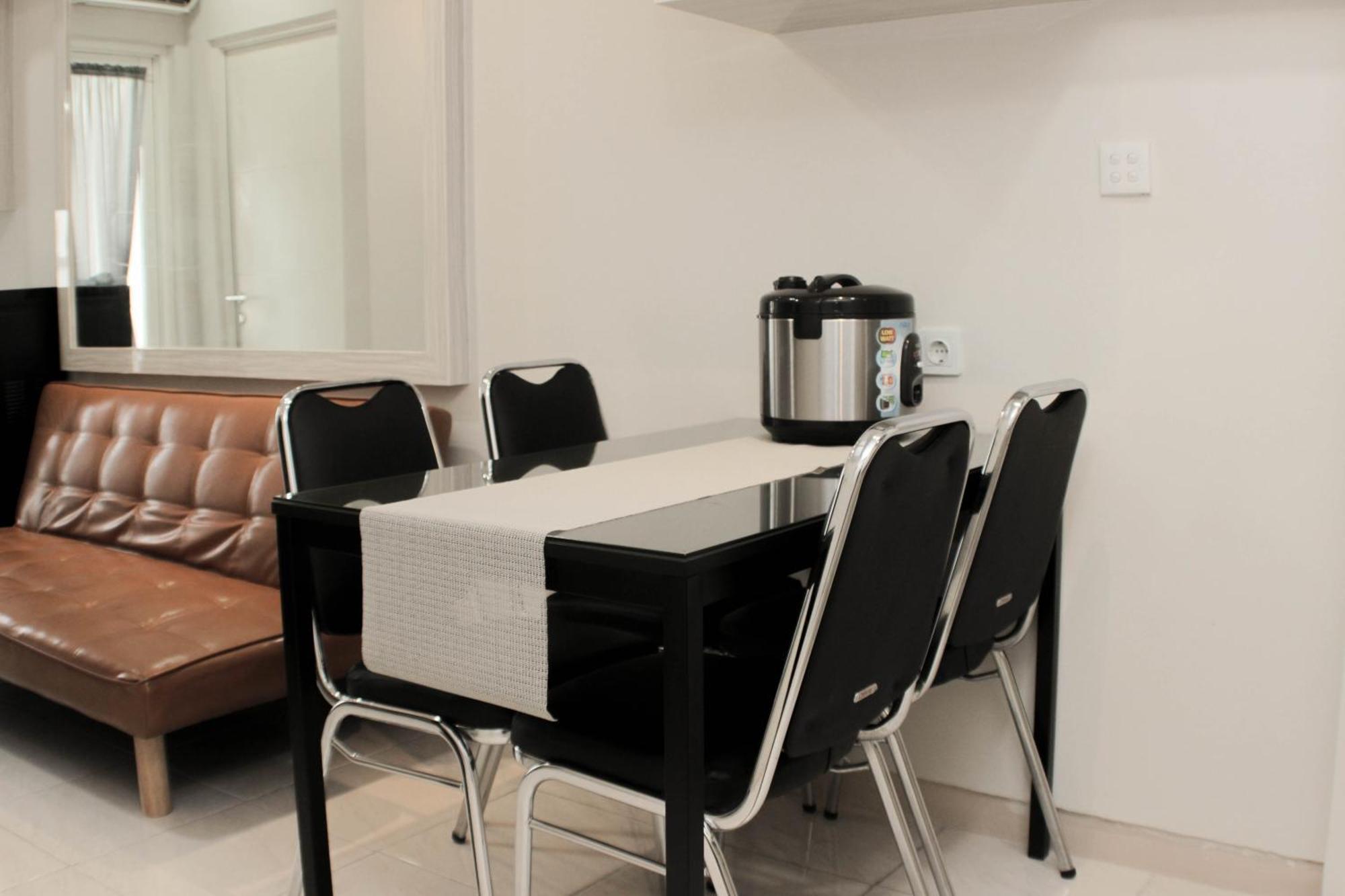 Apartemen Cozy 2br Springlake Summarecon By Travelio