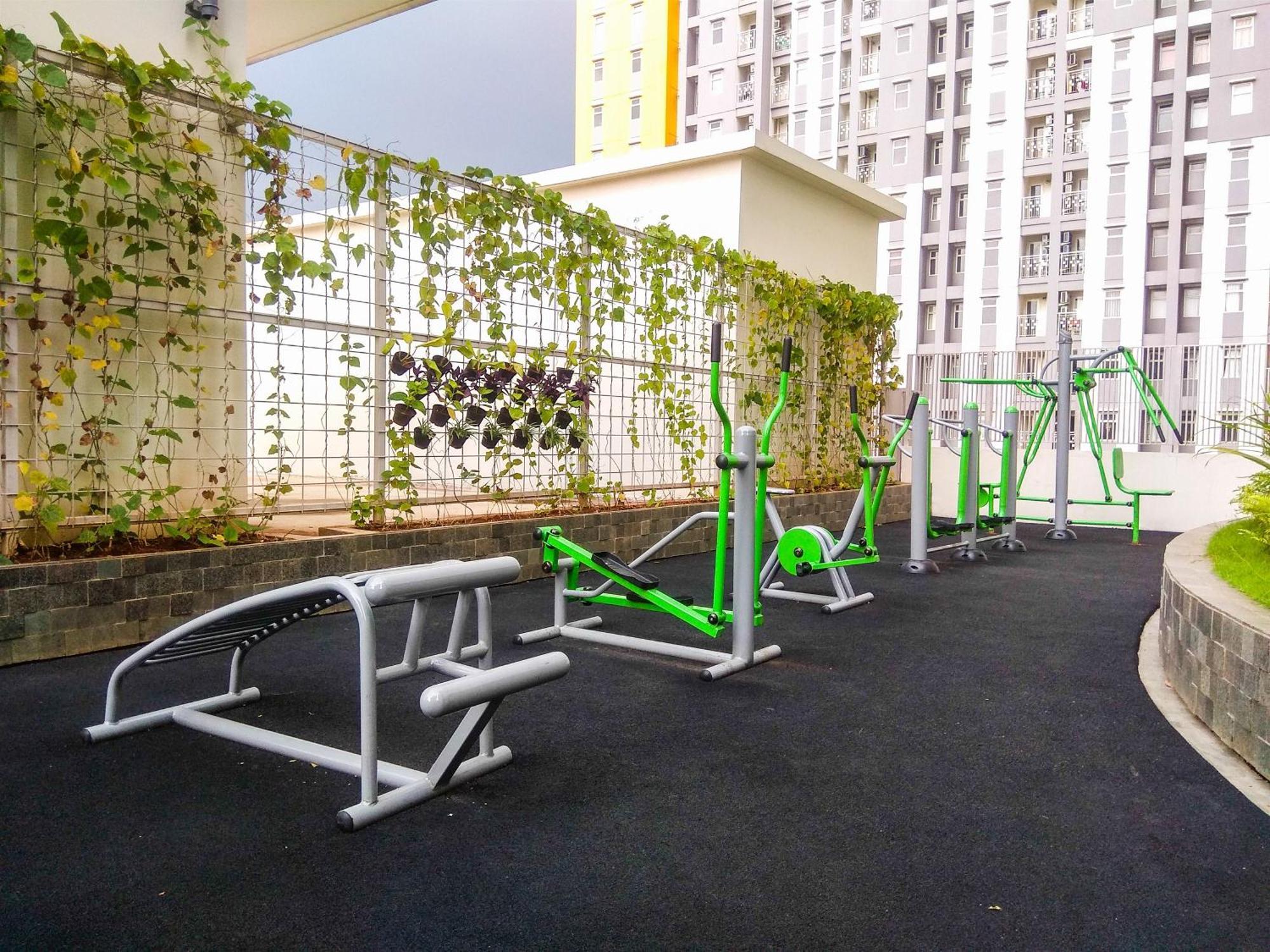 Cozy 2br Springlake Summarecon By Travelio Apartemen *