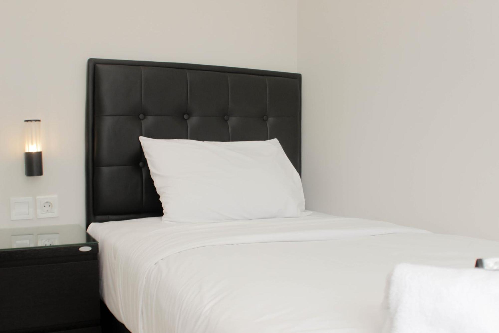 Apartemen Cozy 2br Springlake Summarecon By Travelio Bekasi